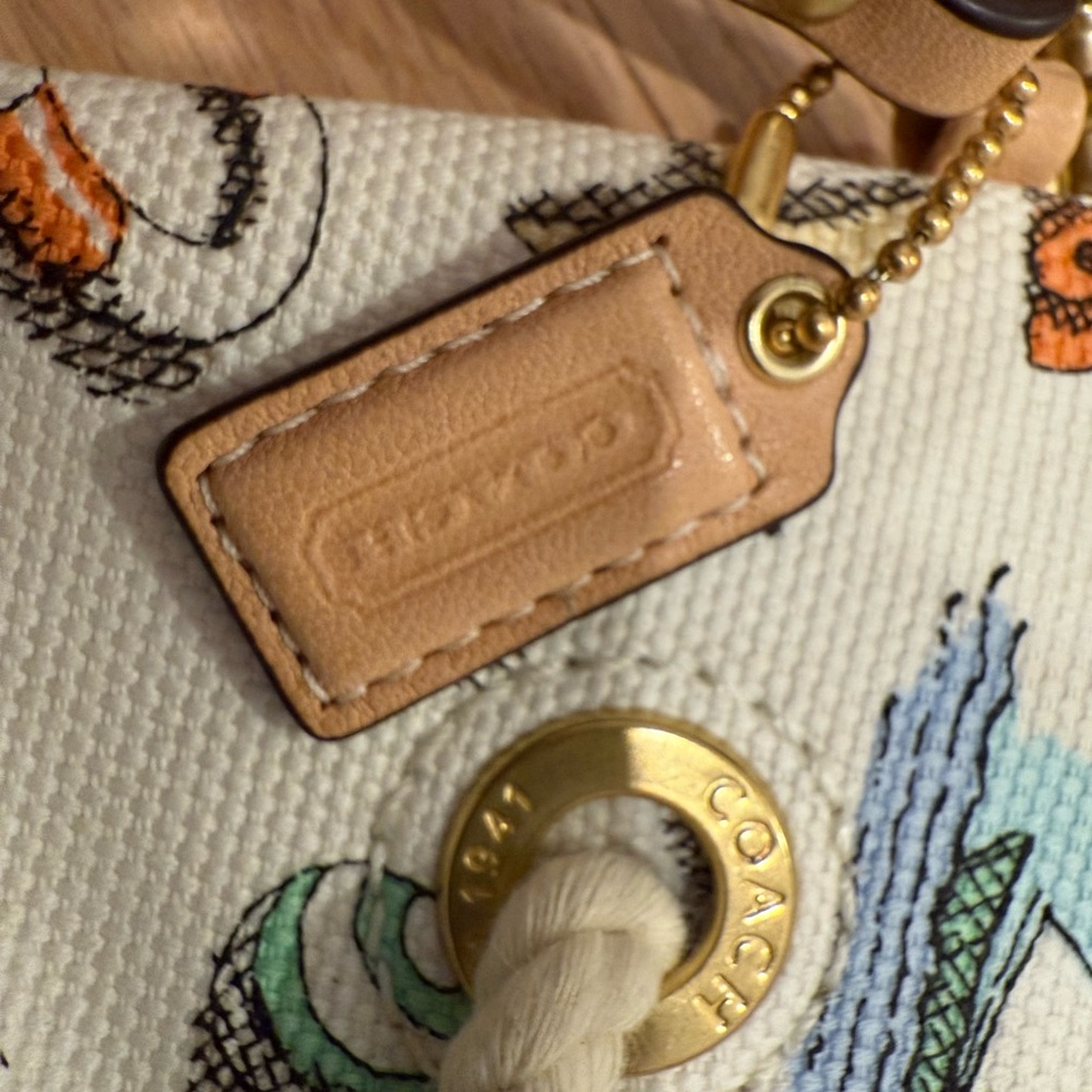 Coach White and Gold Limited Edition Beach Themed Wristlet Bag with Rope Detail - Picture 2 of 4